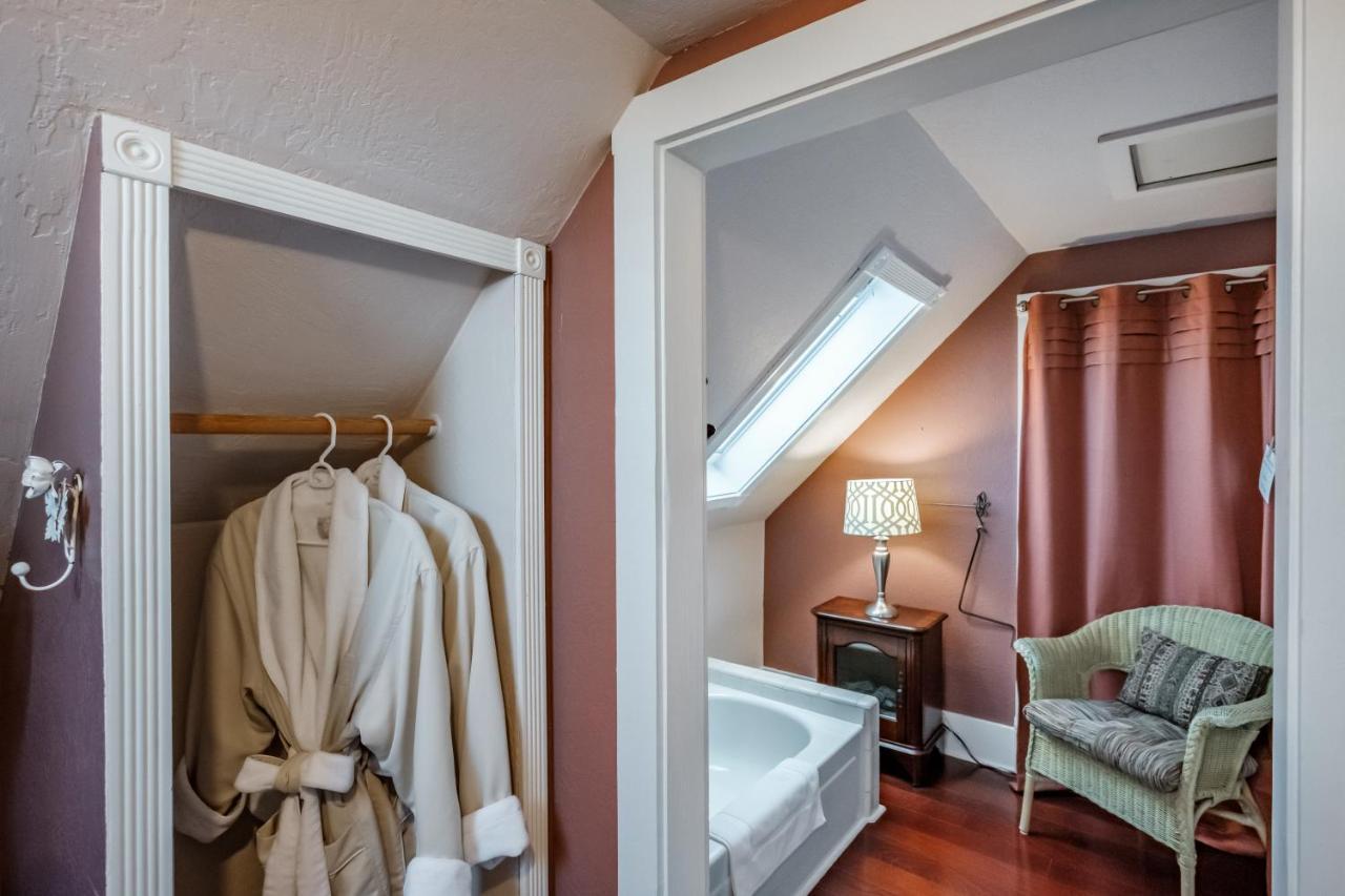 Mamere'S Guest House Monmouth Εξωτερικό φωτογραφία