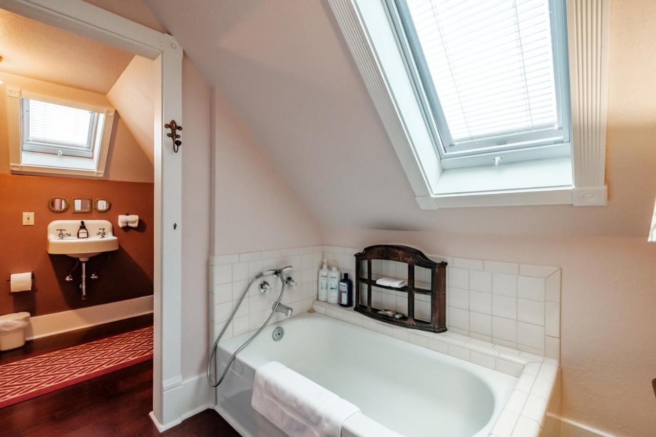 Mamere'S Guest House Monmouth Εξωτερικό φωτογραφία